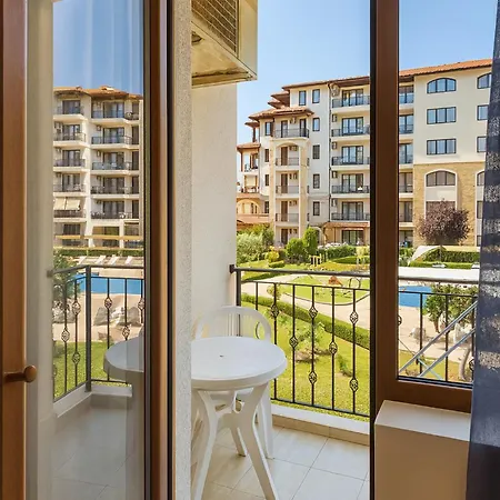 Apolon 8 Relax With Pools Apartament *