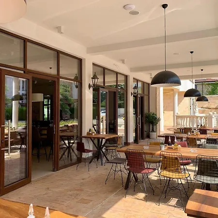 Apolon 8 Relax With Pools Apartman *